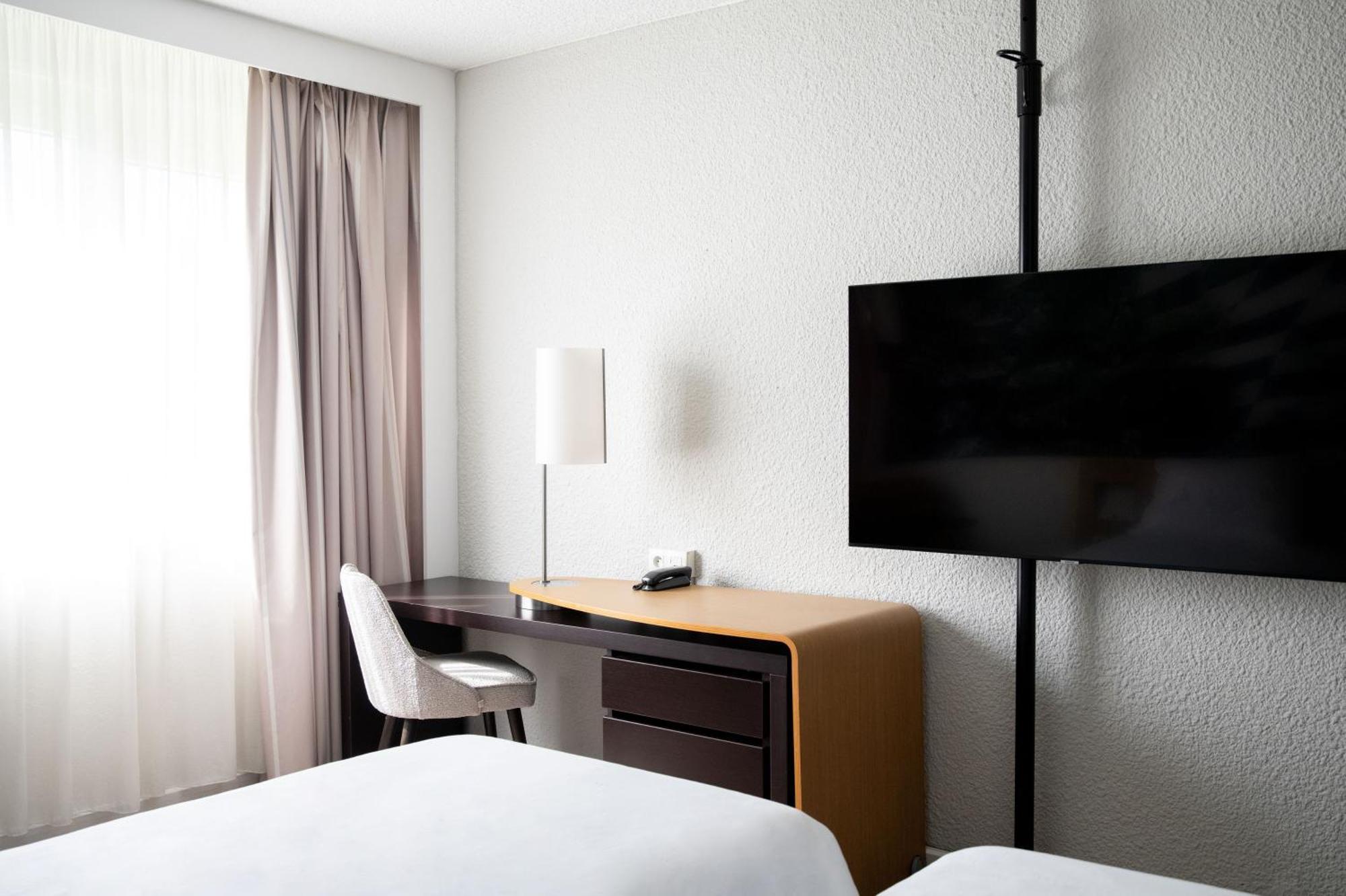 โนโวเทล บอร์โด แอโรปอร์ Hotel เมรินแญค ภายนอก รูปภาพ