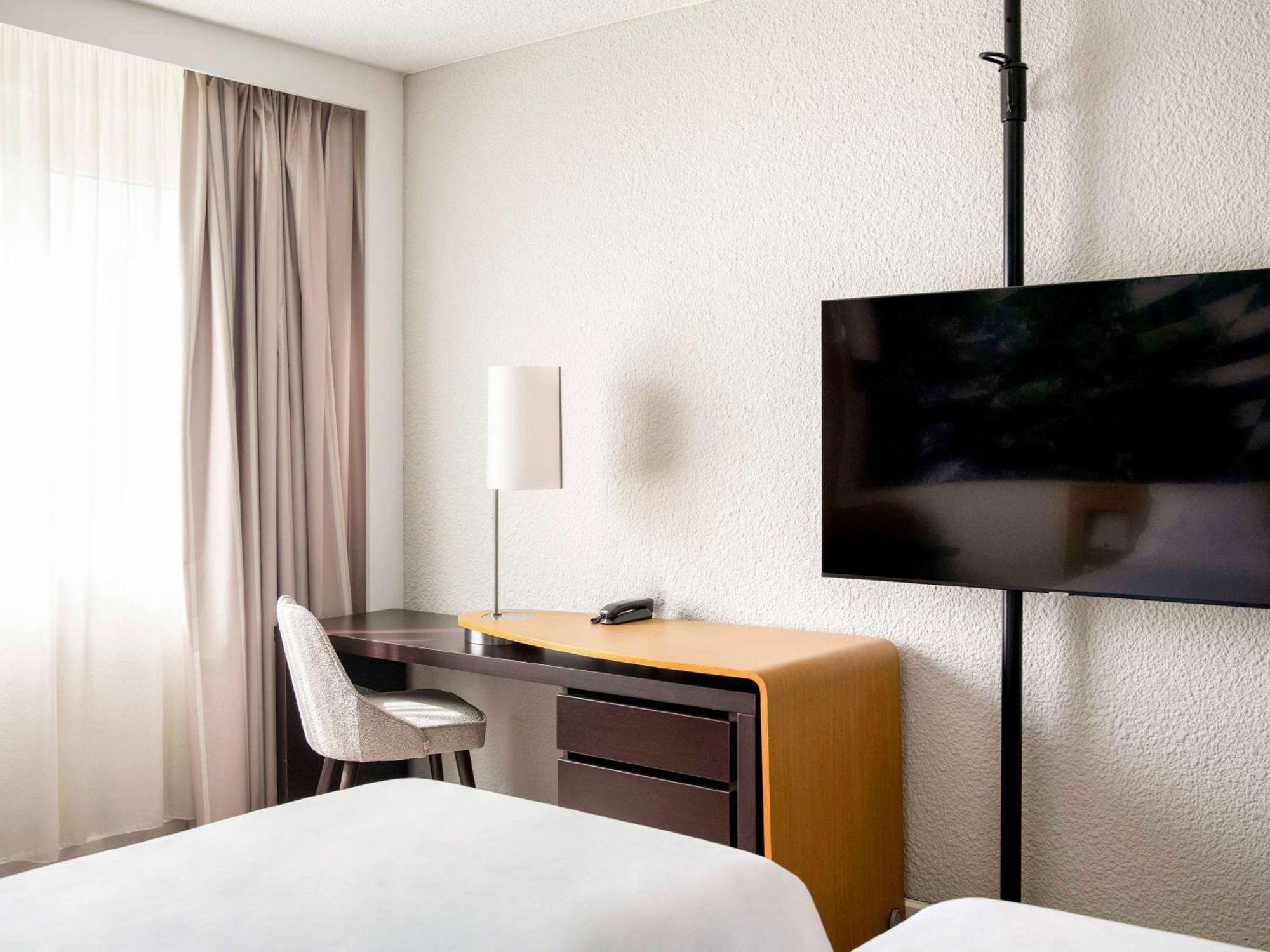 โนโวเทล บอร์โด แอโรปอร์ Hotel เมรินแญค ภายนอก รูปภาพ